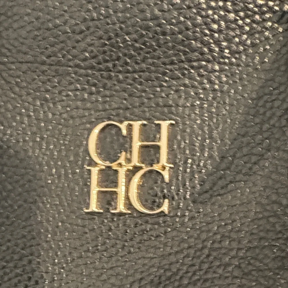 Carolina Herrera elegant versatile